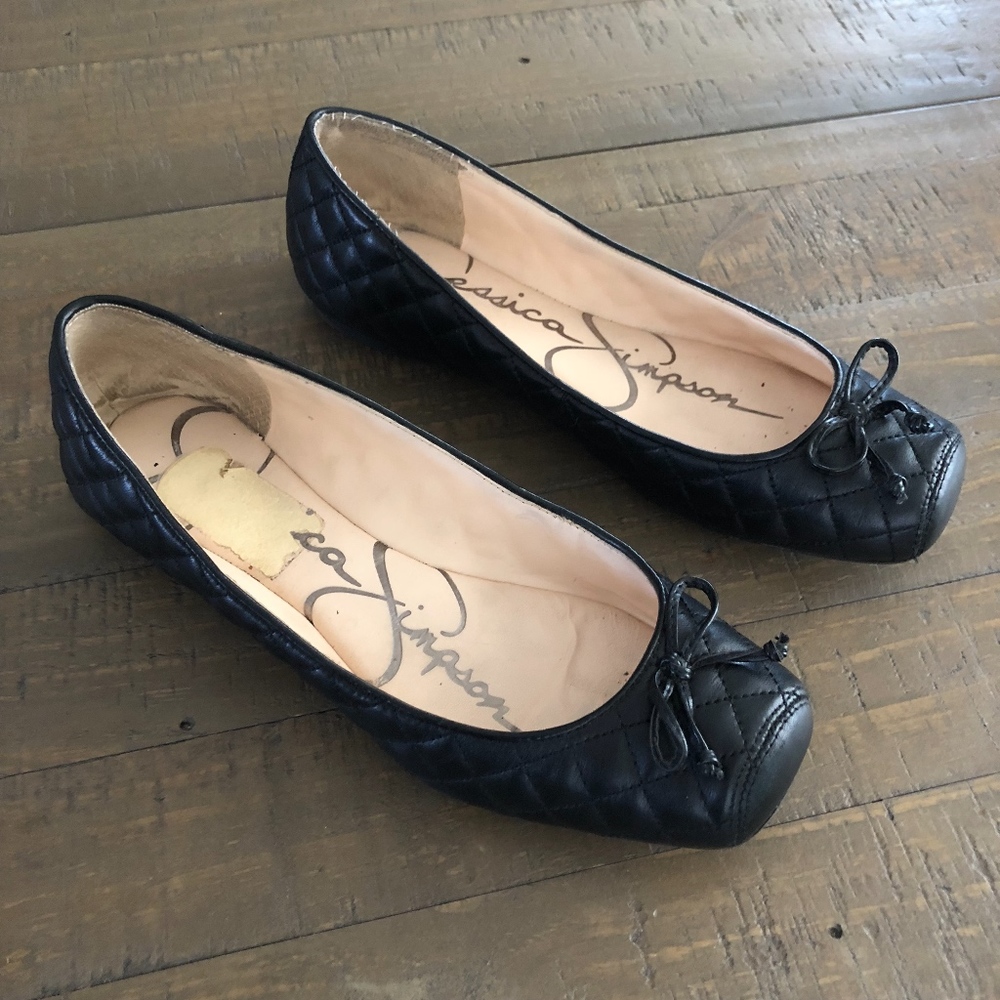 Jessica Simpson Mabelle quilted black flats